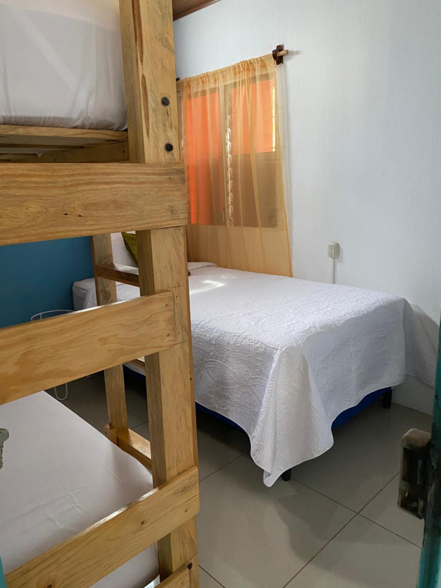 El Chirris Hostel San Juan La Laguna